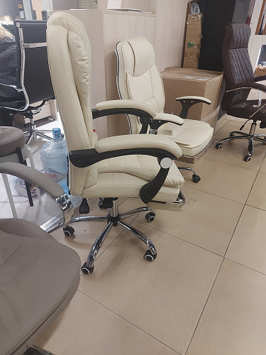 Компьютерное кресло Orvil cream из шоурума 1